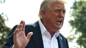 Китайски учени картографират ледената „карта на съкровищата“ за мисията Chang’e 7 на южния полюс на Луната