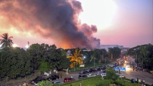 Пожар на летището в Бангладеш унищожи 1 милиард щатски долара в дрехи, износ