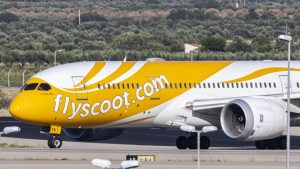 Гореща захранваща банка причинява малък пожар на борда на полет на Scoot от Хонконг до Сингапур