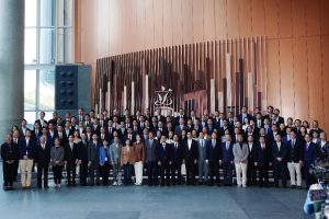 8-мото LegCo на HKSAR ще насърчава развитието на Хонконг