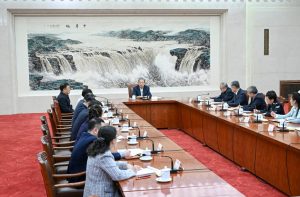 Китайските законодатели призоваха вярно да изпълняват законовите задължения