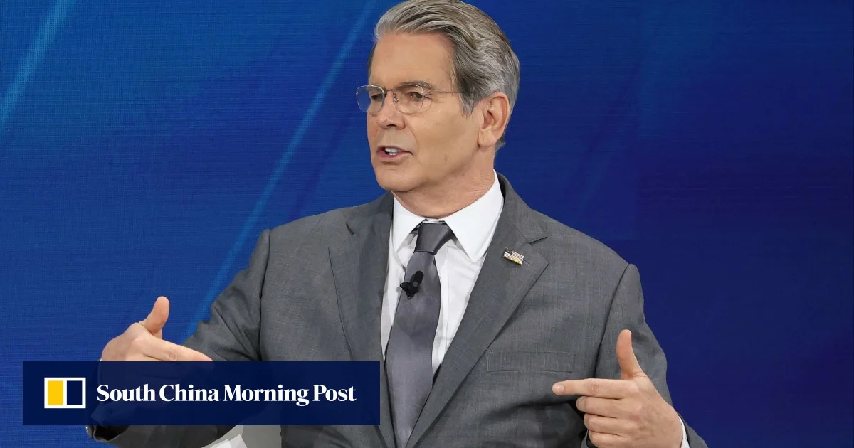 Бесент успокоява Пекин след закон за по-тесни връзки с Тайван