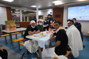 Китай предава на Филипините 17 филипински моряци от корабокрушение