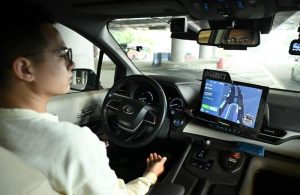 Големите играчи на автономно шофиране надминават флота от 1000 единици роботиксита