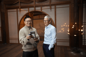 Главният изпълнителен директор на Apple очарова от китайски режисьор, заснемащ бойни изкуства