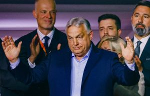 Защо Пекин не се паникьосва от зашеметяващото изборно поражение на унгарския премиер Виктор Орбан